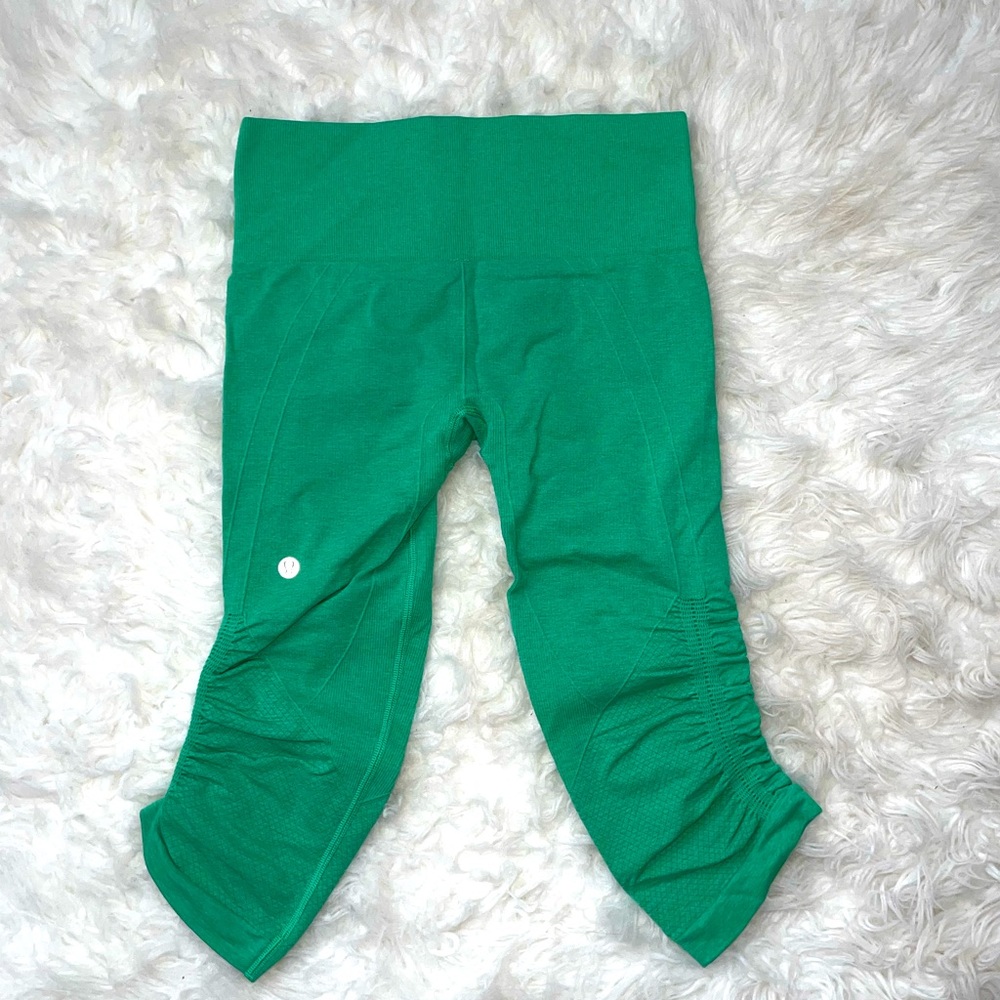 Lululemon capri size 4